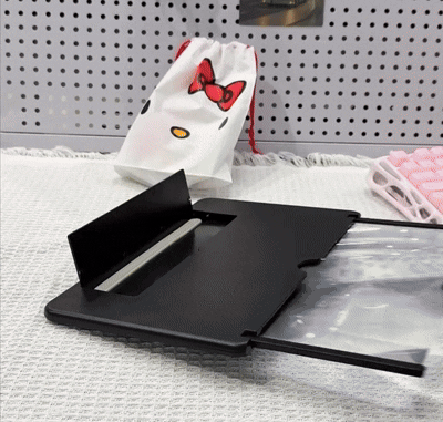 Phone screen magnifier in use